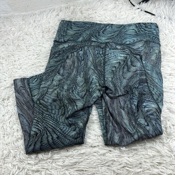 Lululemon Fast and Free High Rise Crop 23" Dimensional Icing Blue Multi - Picture 5 of 6